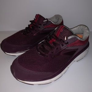 Brooks Dyad 10 Women’s Size 11